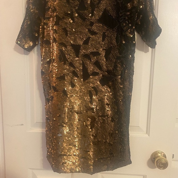 “FRENCH CONNECTION” Sequin T-Shirt Dress - Picture 3 of 10